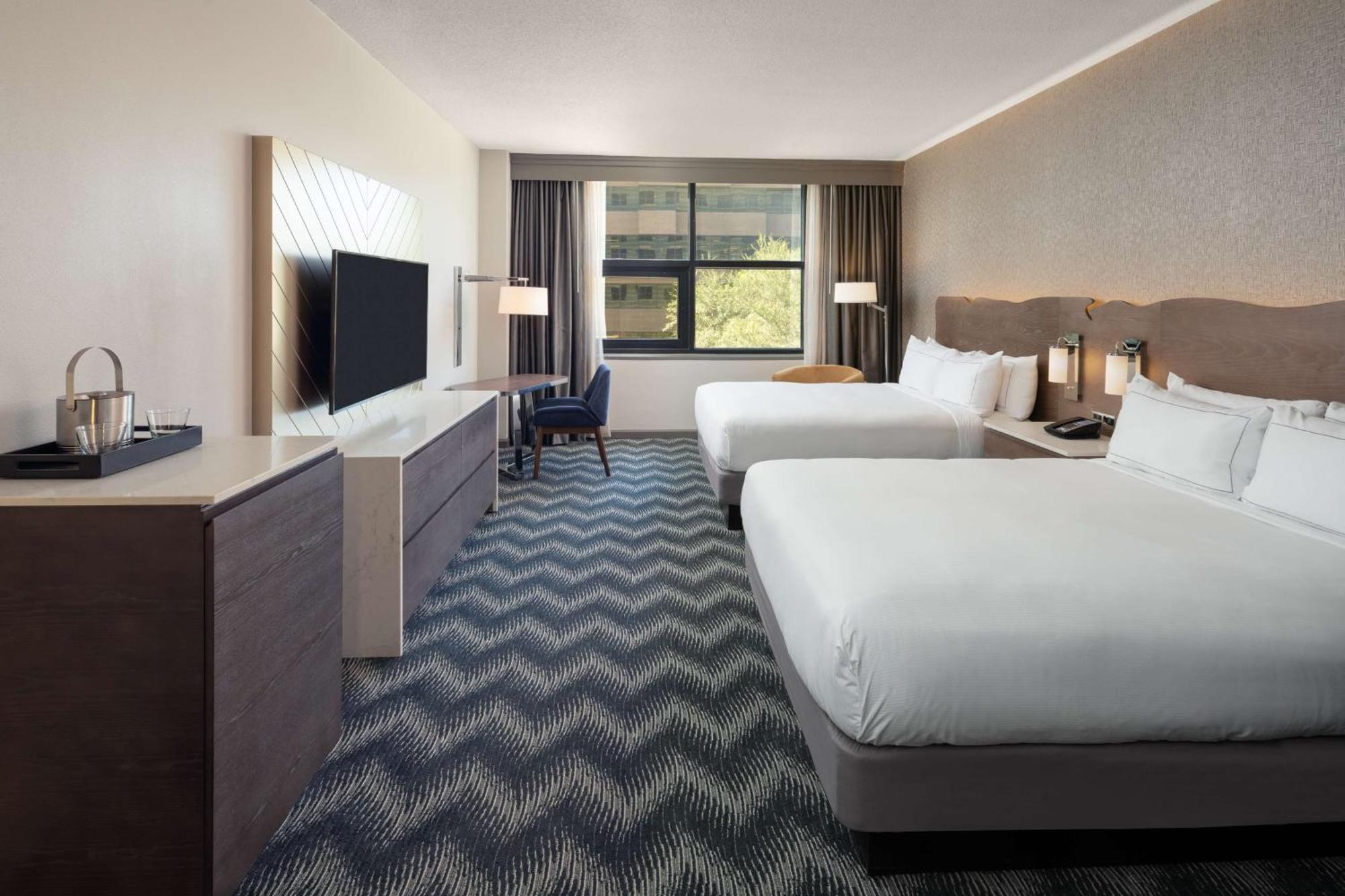 Hilton Houston North Hotel Екстериор снимка
