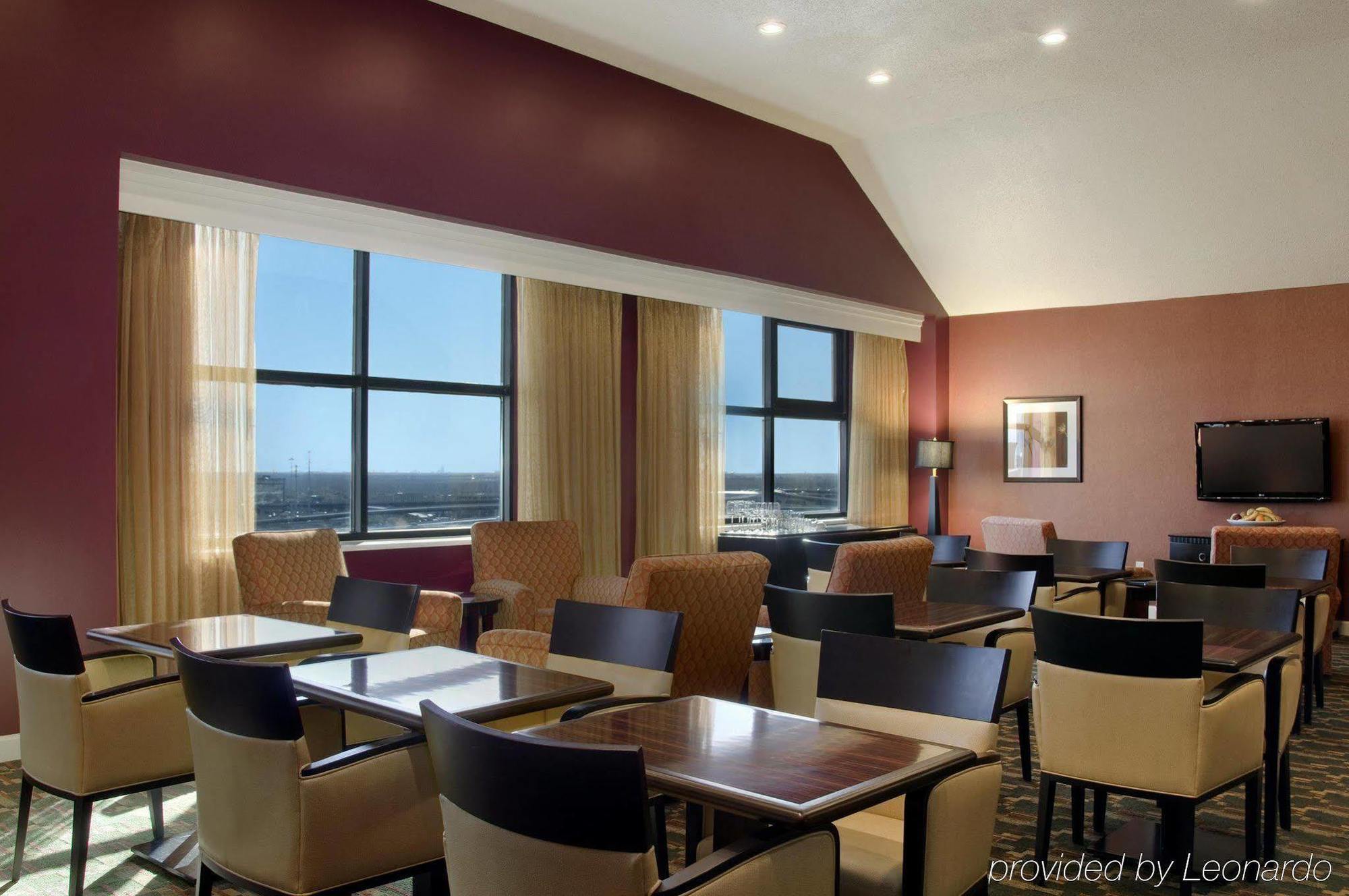 Hilton Houston North Hotel Екстериор снимка